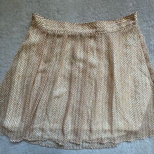 Old Navy Pleated Short Skirt Beige White Elastic
Waste Size Extra Small Lined